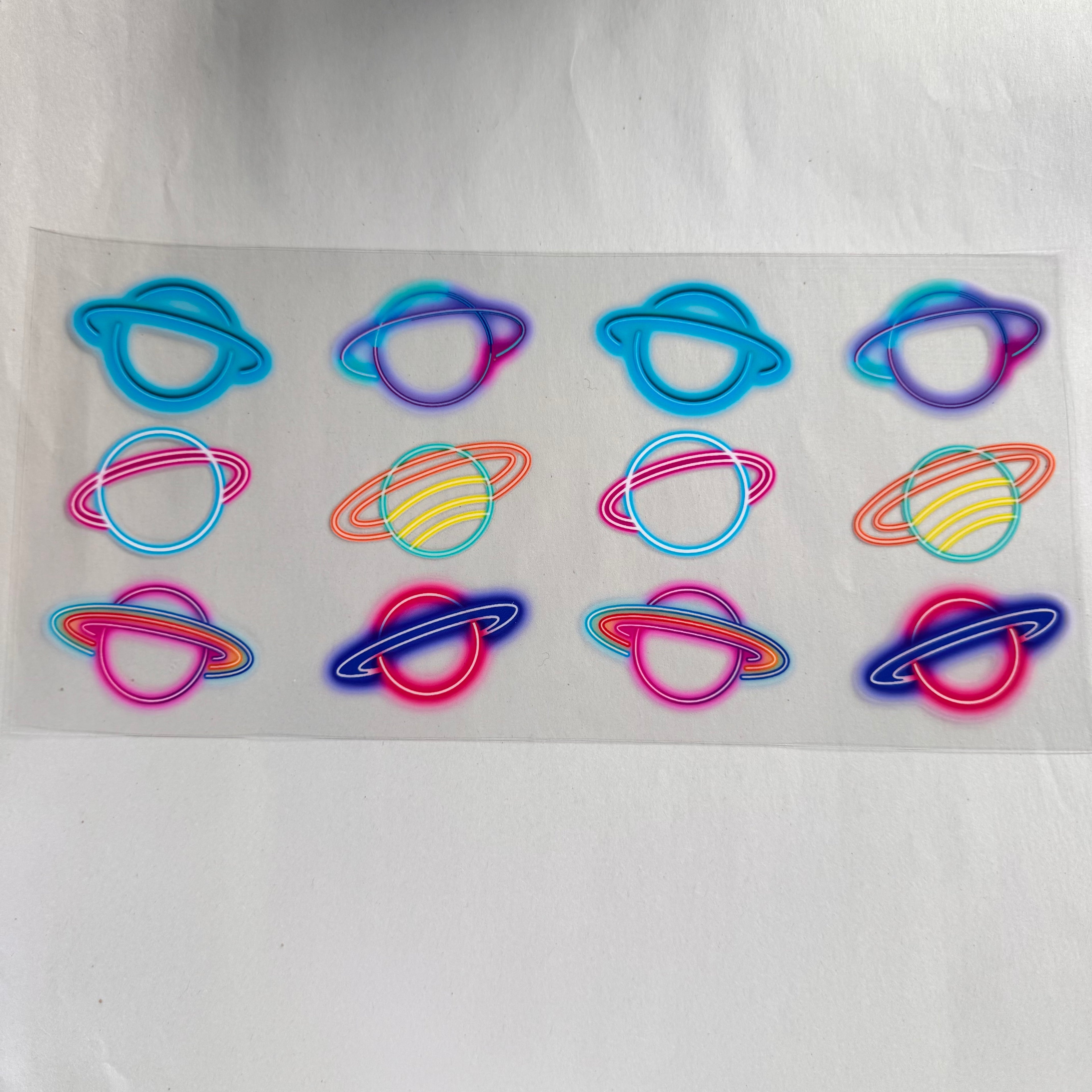 #976